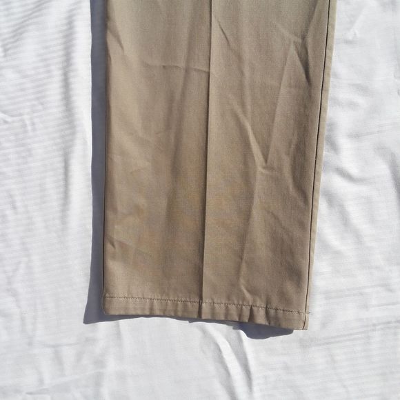Dockers Signature Khaki pants - Picture 2 of 10